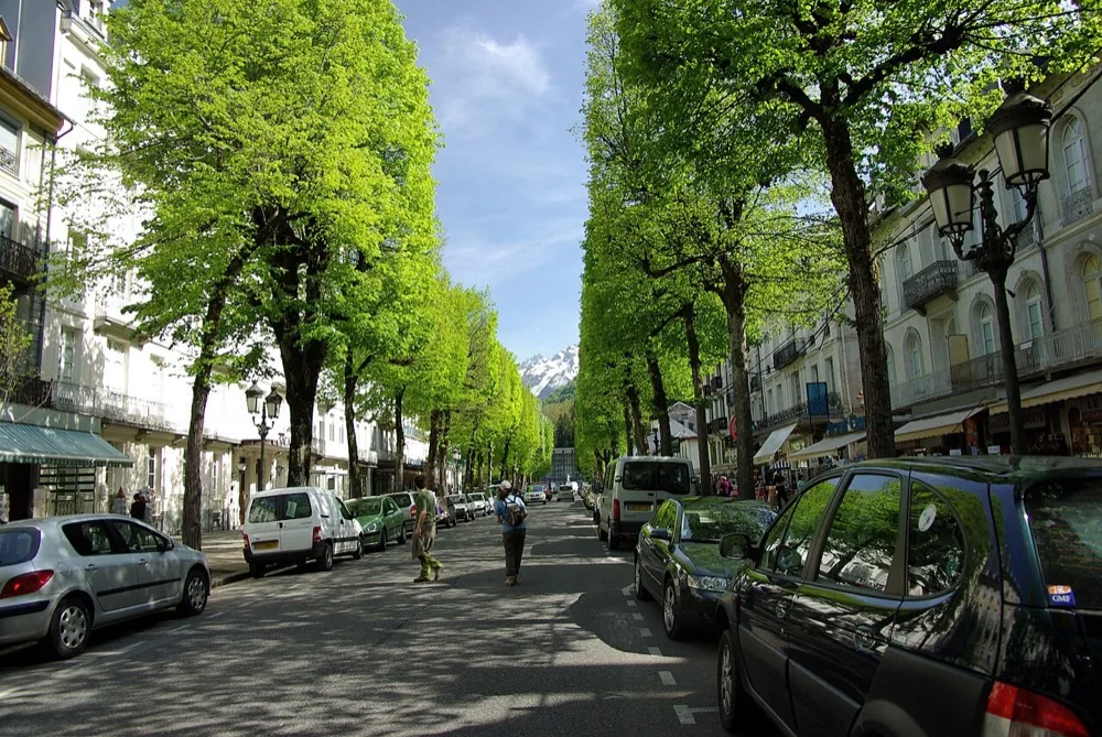 Bagnères-de-Luchon & le vaporarium, près de la Maison du Coué