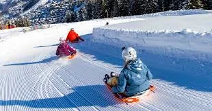 Raquettes, luge & ski de fond au Mourtis, près de la Maison du Coué