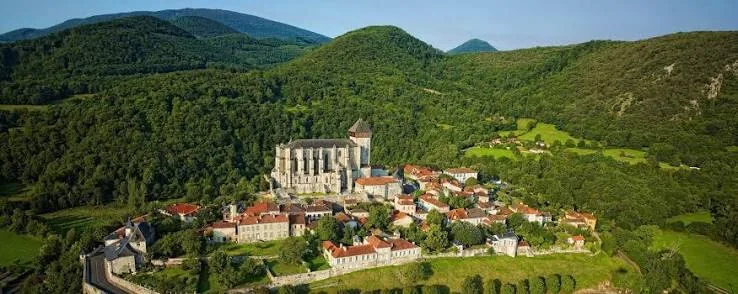 Saint-Bertrand-de-Comminges, près de la Maison du Coué