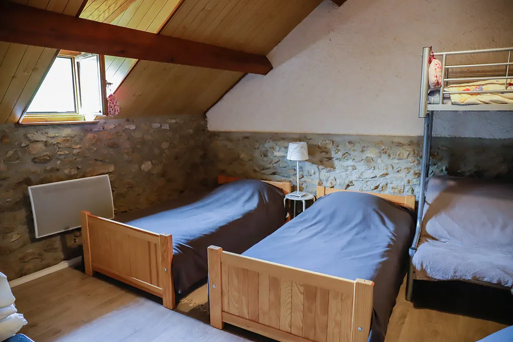 Chambre à trois lits, idéale pour les enfants
